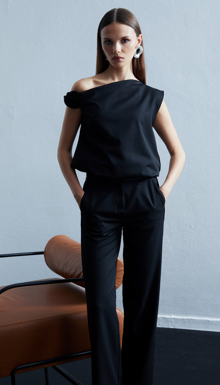 Chic Omuz Detaylı Saten Bluz