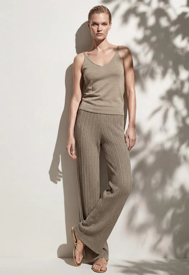 Askılı V Yaka Bej Top