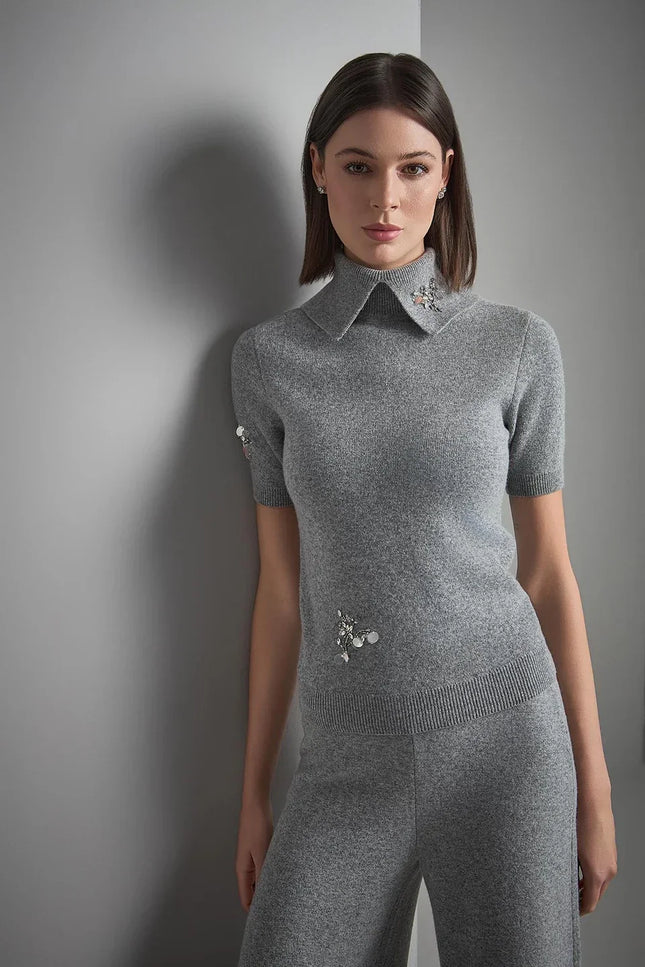 El İşi Pul ve Taş İşlemeli Gri Triko Bluz