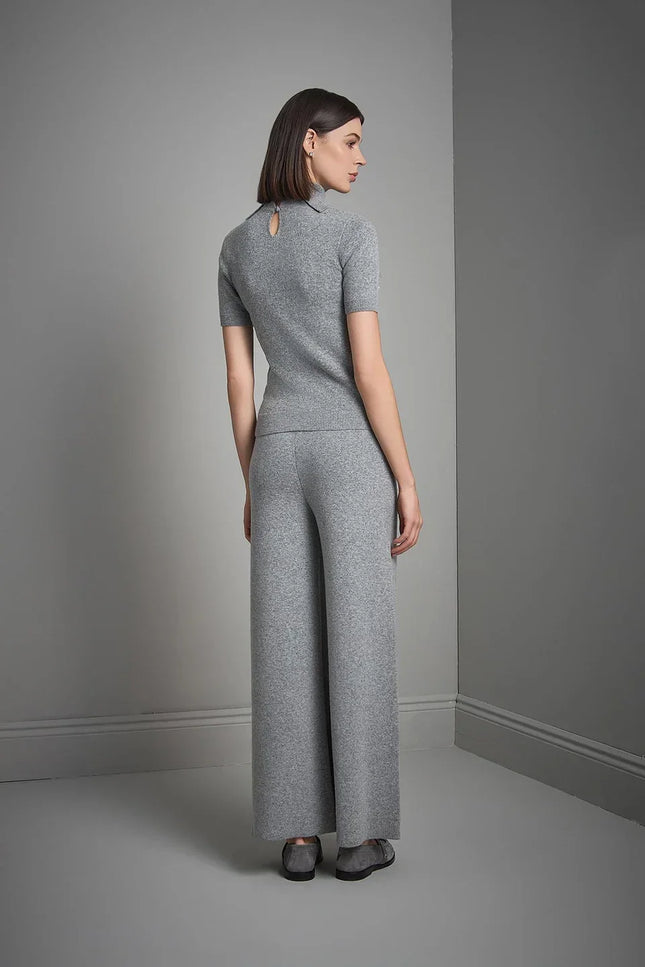 El İşi Pul ve Taş İşlemeli Gri Triko Bluz